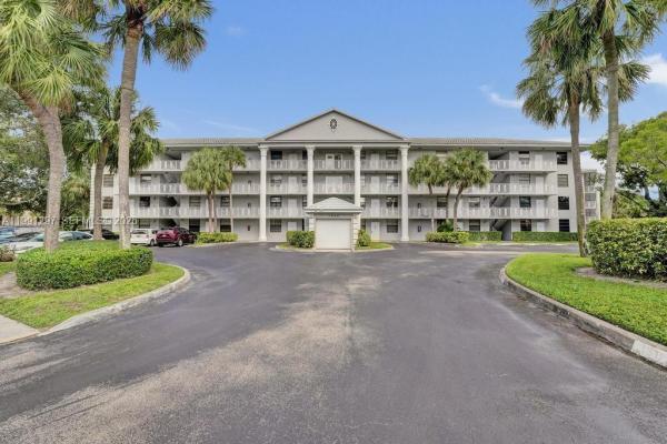 Whitehall Of Pine Island Ridge, 1502 Whitehall Dr #205, Davie, Florida 33324, image 1