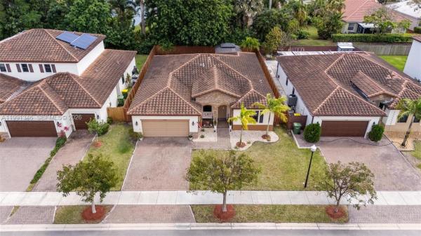 Kingman Commons, 2642 SE 3rd St, Homestead, Florida 33033, image 2