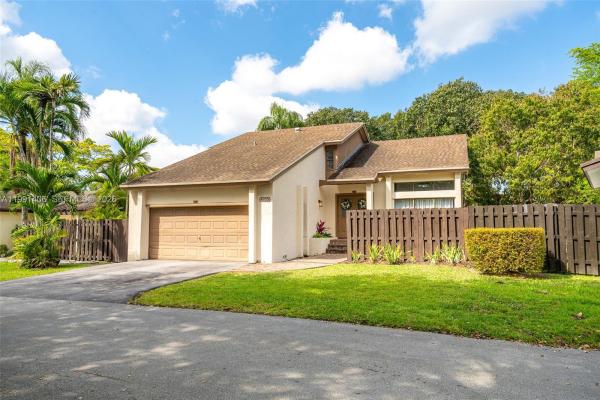 13560 SW 108th St Cir N, Unincorporated Dade County, Florida 33186, image 1