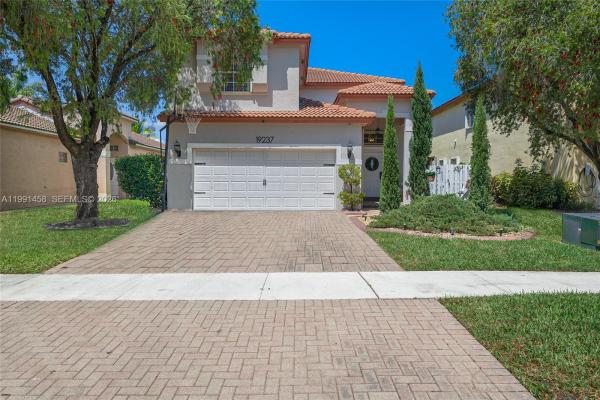 Chapel Cove, 19237 NW 13th St, Pembroke Pines, Florida 33029, image 2