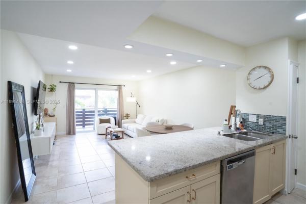 7483 SW 82nd St #A308, Unincorporated Dade County, Florida 33143, image 1