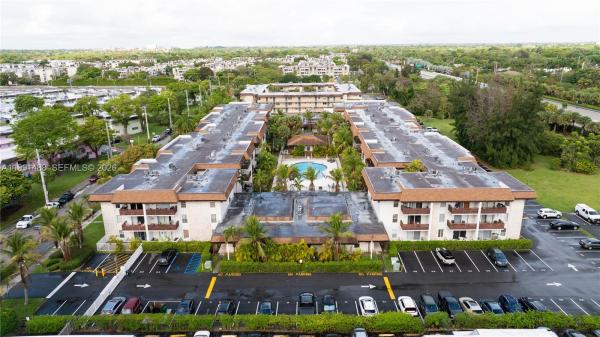 Dadeland Capri, 7483 SW 82nd St #A308, Glenvar Heights, Florida 33143, image 3