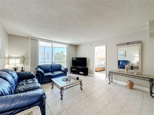 Deerfield Beach Gardens, 400 SE 10th St #218, Deerfield Beach, Florida 33441, image 2