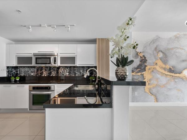 Vizcayne North, 244 Biscayne Blvd #1605, Miami, Florida 33132, image 2