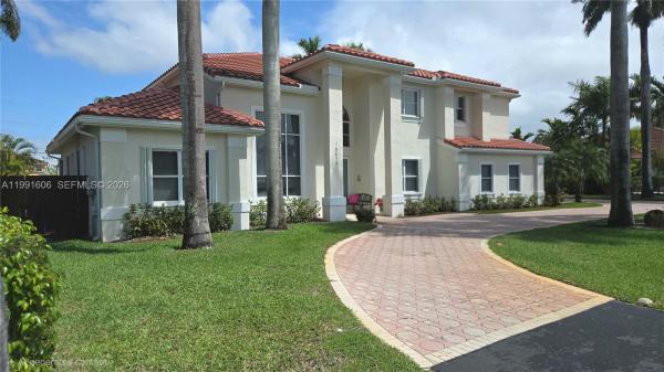 Mansions Cove At Lakes Of The Meadow, 15615 SW 42nd Ter, Kendall West, Florida 33185, image 2