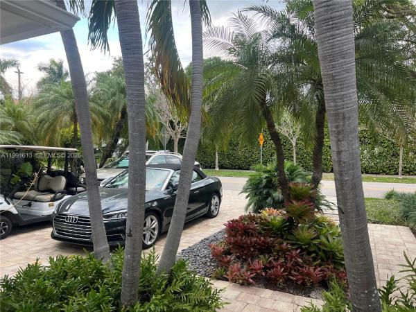 Biscayne Key Estates, 204 Westwood Dr, Key Biscayne, Florida 33149, image 1