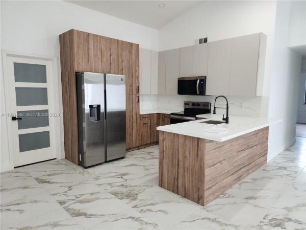 Cinnamon Place At Honeywoods, 8615 SW 15th St, Pembroke Pines, Florida 33025, image 2