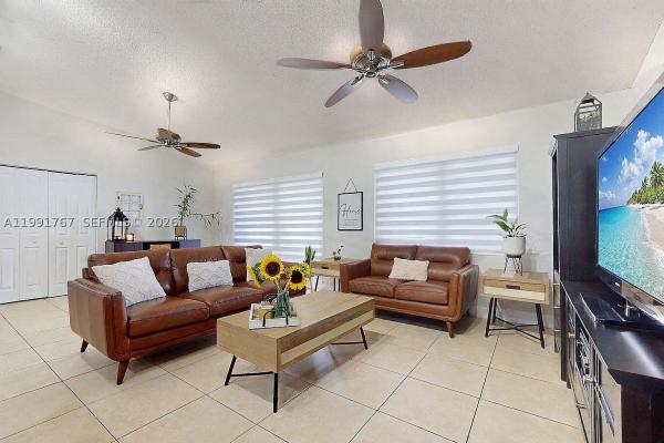 Weitzer Shauna Meadows, 15382 SW 153rd St, Richmond West, Florida 33187, image 2
