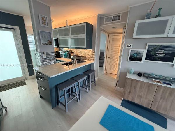 Le Cercle By The Beach, 3250 NE 28th St #212, Fort Lauderdale, Florida 33308, image 2