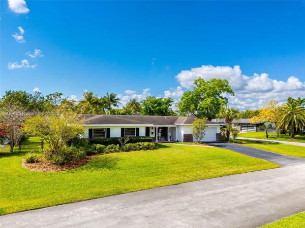 Pine Acres, 10364 SW 117th St, Kendall, Florida 33176, image 3