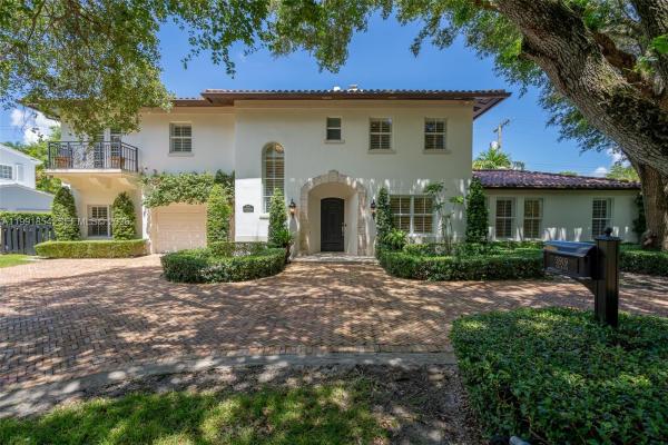 Coral Gables Country Club, 3919 Granada Blvd, Coral Gables, Florida 33134, image 2