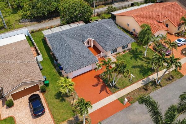 Estates Of Lake Miramar, 9131 N Lake Miramar Cir, Miramar, Florida 33025, image 3