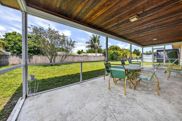 Mirror Lake Estates, 7241 NW 10th Pl, Plantation, Florida 33313, image 2