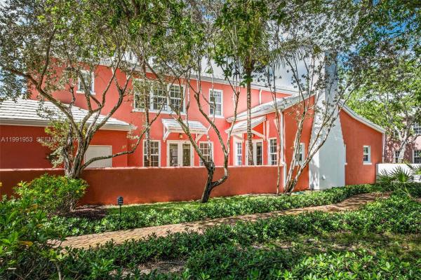 550 Loretto Ave #16, Coral Gables, Florida 33146, image 2