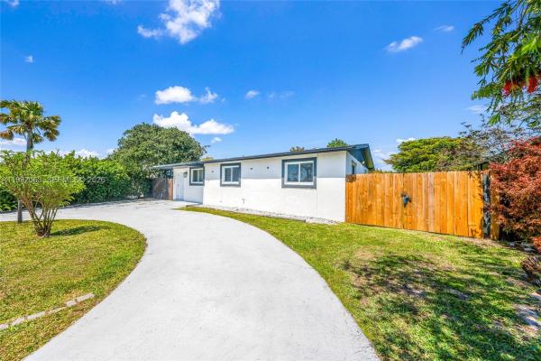 Cutler Ridge Manor Estates, 9805 Marlin Rd, Cutler Bay, Florida 33157, image 2