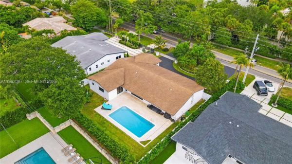 1850 NE 199th St, Unincorporated Dade County, Florida 33179, image 1