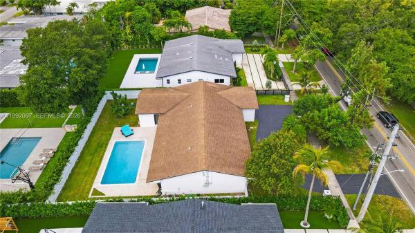 1850 NE 199th St, Unincorporated Dade County, Florida 33179, image 2