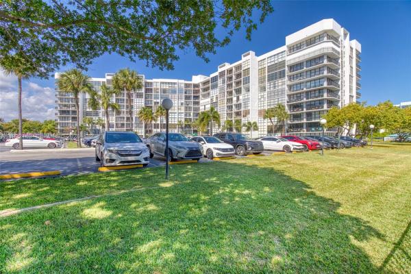 Oceanview Park, 800 Parkview Dr #311, Hallandale Beach, Florida 33009, image 1