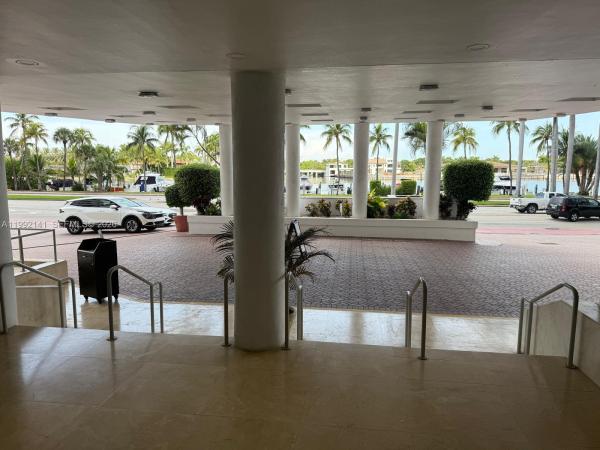 The Carriage Club, 5005 Collins Ave #1525, Miami Beach, Florida 33140, image 1