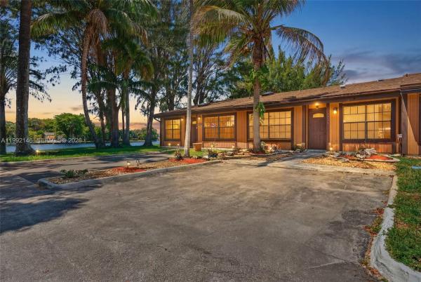 Cedarwoods At Pembroke Lakes, 10351 Juniper Ct, Pembroke Pines, Florida 33026, image 1