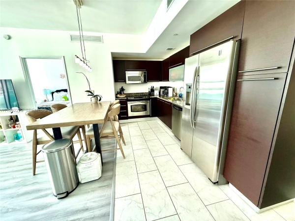 The Plaza On Brickell East, 950 Brickell Bay Dr #2706, Miami, Florida 33131, image 2