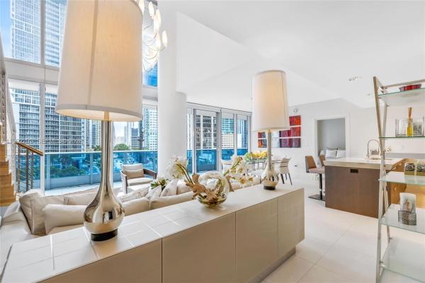 Epic Hotel & Residences, 200 Biscayne Boulevard Way #504, Miami, Florida 33131, image 2