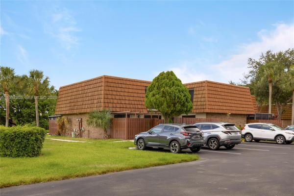 Village At Lake Pine, 1170 SW 118th Ter, Davie, Florida 33325, image 2