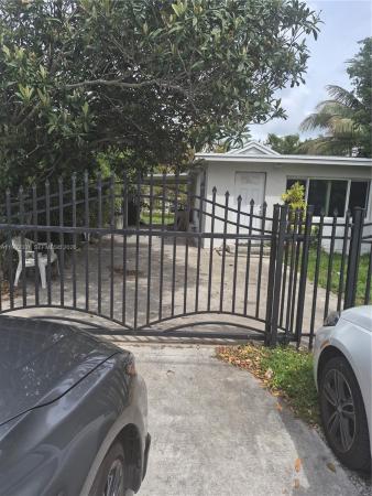 399 NW 98th St, Unincorporated Dade County, Florida 33150, image 1