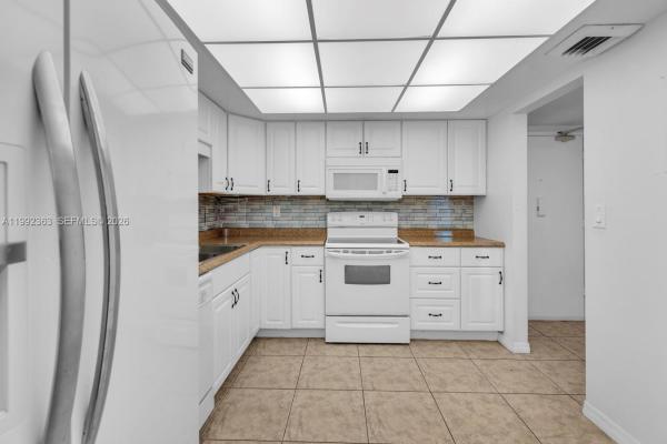 Del Prado, 18011 Biscayne Blvd #903-1, Aventura, Florida 33160, image 2