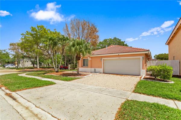 Biscayne At Huntington, 4105 SW 153rd Ave, Miramar, Florida 33027, image 1