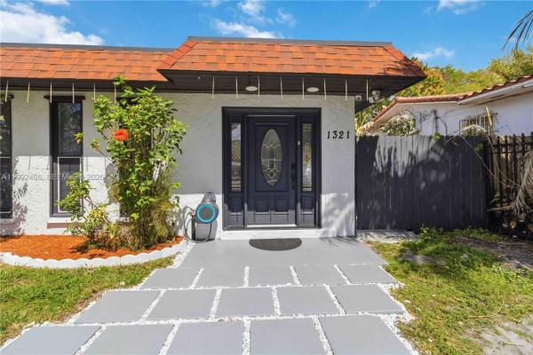 Arch Creek Estates, 1321 NE 148th St, Golden Glades, Florida 33161, image 2