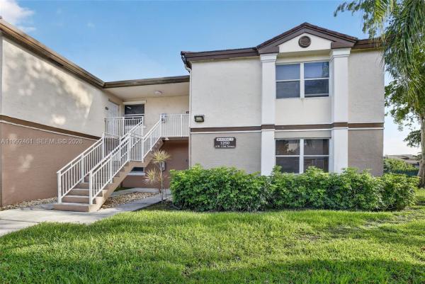 The Club Quarters At Raintree, 1250 SW 113th Ter #201, Pembroke Pines, Florida 33025, image 2