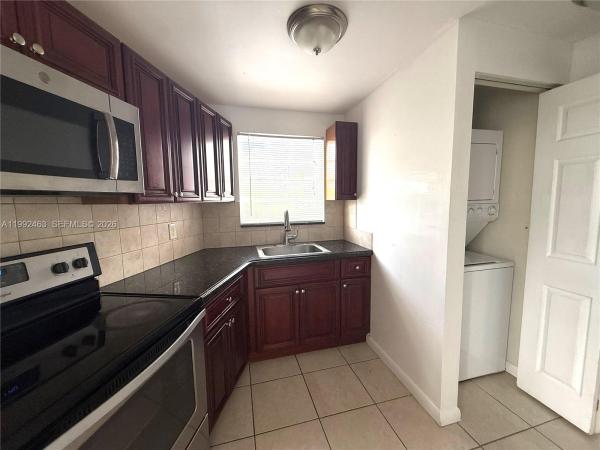North Bay White House, 1780 79th Street Cswy #C214, North Bay Village, Florida 33141, image 2