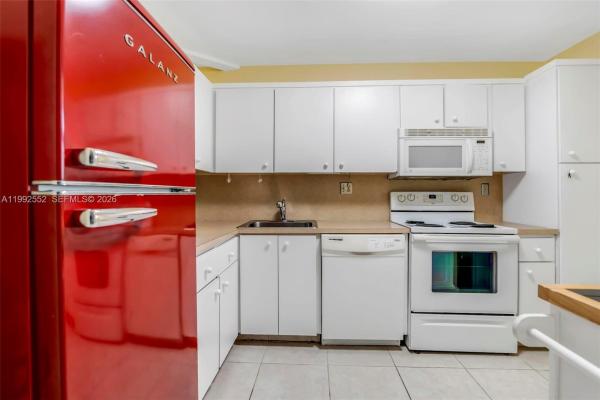 Environ 2, 3671 Environ Blvd #368, Lauderhill, Florida 33319, image 2