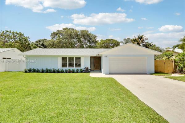 Highwood, 404 Highwood Cir, Jupiter, Florida 33458, image 1