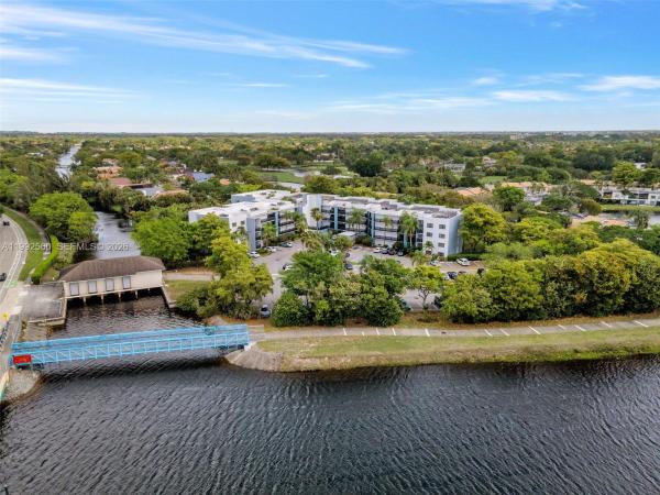 Manaranda Village, 1021 Mockingbird Ln #302, Plantation, Florida 33324, image 1