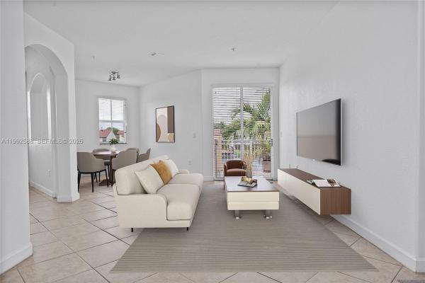 Fontainbleau Lakes Courtyards West, 10012 NW 7th St #214, Fountainebleau, Florida 33172, image 3