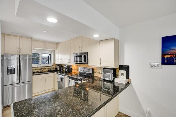 Woodlake Isles, 707 Banks Rd, Margate, Florida 33063, image 1