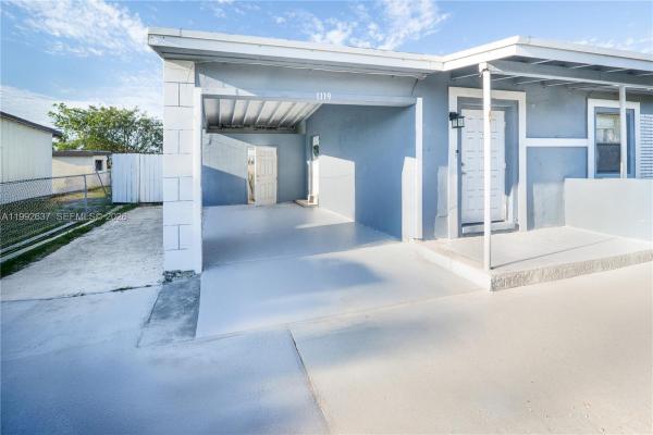 Lauderdale Manors, 1119 NW 10th Pl, Fort Lauderdale, Florida 33311, image 2