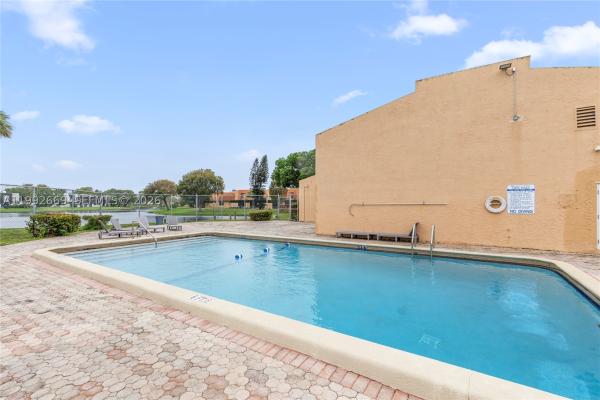 Westview, 8920 Palm Tree Ln, Pembroke Pines, Florida 33024, image 2