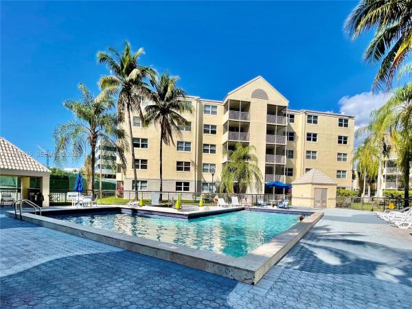 Las Vistas At Doral, 8255 Lake Dr #102, Doral, Florida 33166, image 1
