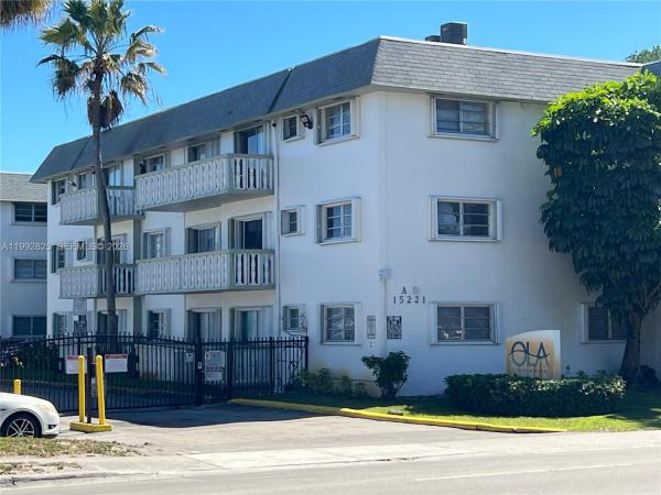 15205 NE 6th Ave #D301, Unincorporated Dade County, Florida 33162, image 1