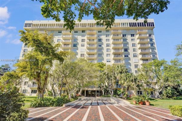 11111 Biscayne Blvd #7E, Unincorporated Dade County, Florida 33181, image 1