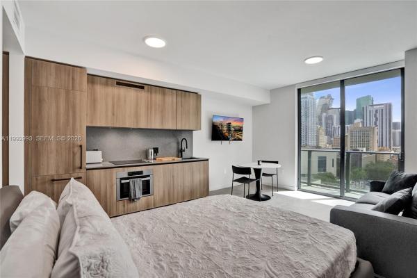 121 NE 5 #1404, Miami, Florida 33132, image 1