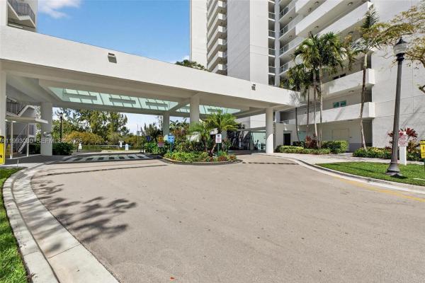 One Fifty One At Biscayne, 15051 Royal Oaks Ln #2406, North Miami, Florida 33181, image 1