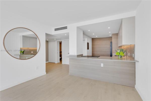 Bonavida, 20100 W Country Club Dr #1008, Aventura, Florida 33180, image 1