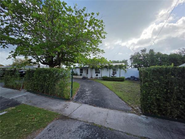 13825 Monroe St, Unincorporated Dade County, Florida 33176, image 1