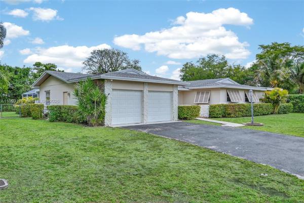 Oakland Acres, 10753 SW 118th St, Kendall, Florida 33176, image 2