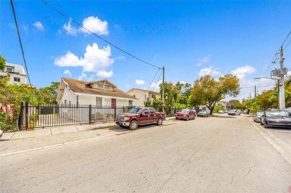 East Little Havana, 127 SW 7th Ave, Miami, Florida 33130, image 1