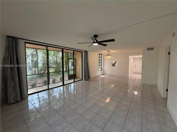 Lago West, 400 Commodore Dr #101, Plantation, Florida 33325, image 1